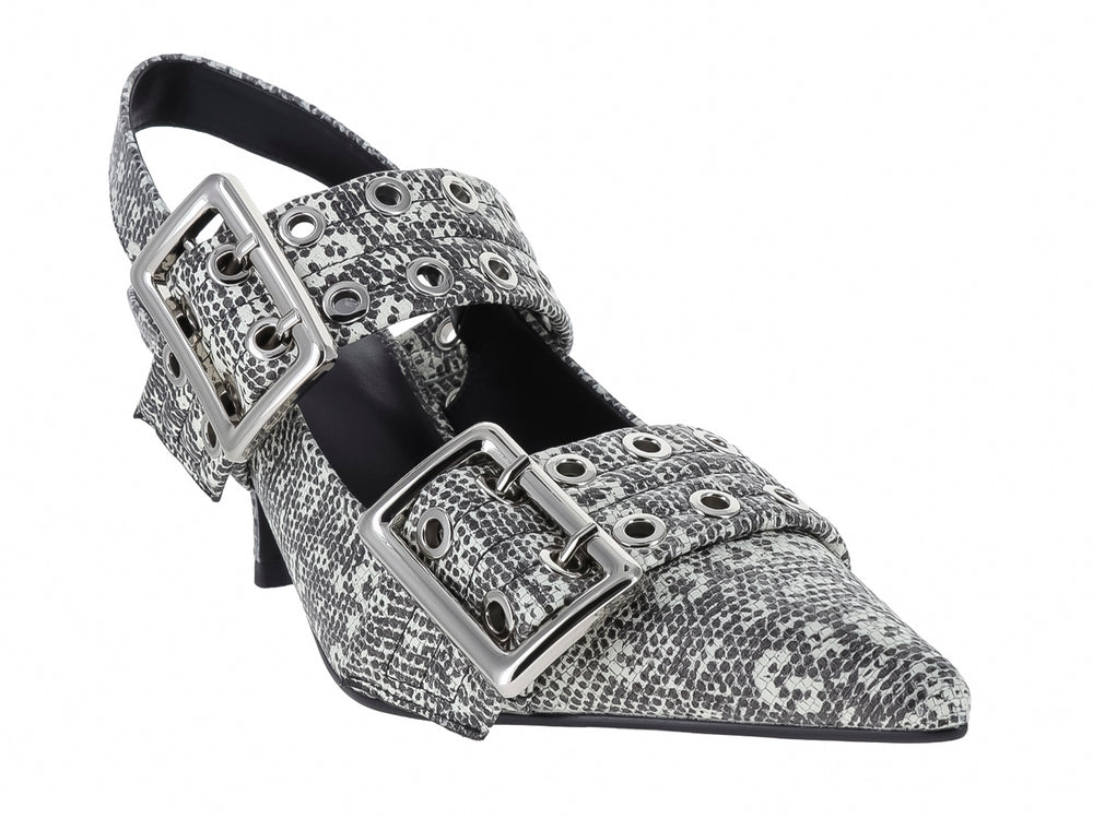 Zapato de tacón Jeffrey Campbell con estampado de lagarto en blanco y negro, adornado con dos hebillas plateadas grandes.