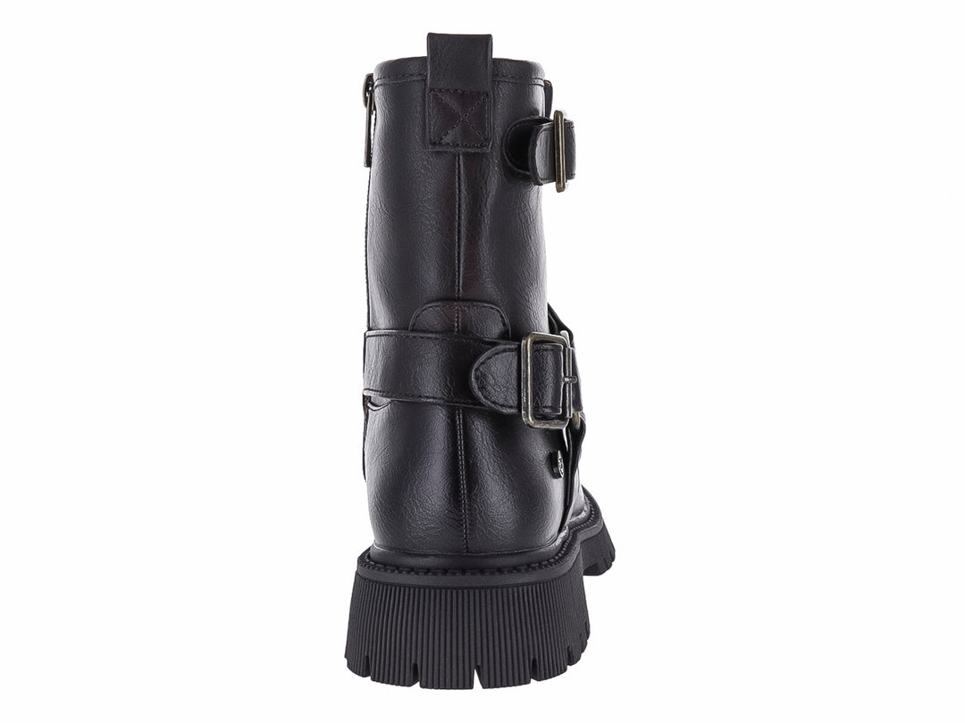 Botas XTI color marrón oscuro con suela track gruesa, detalles de hebillas y anillos dorados.