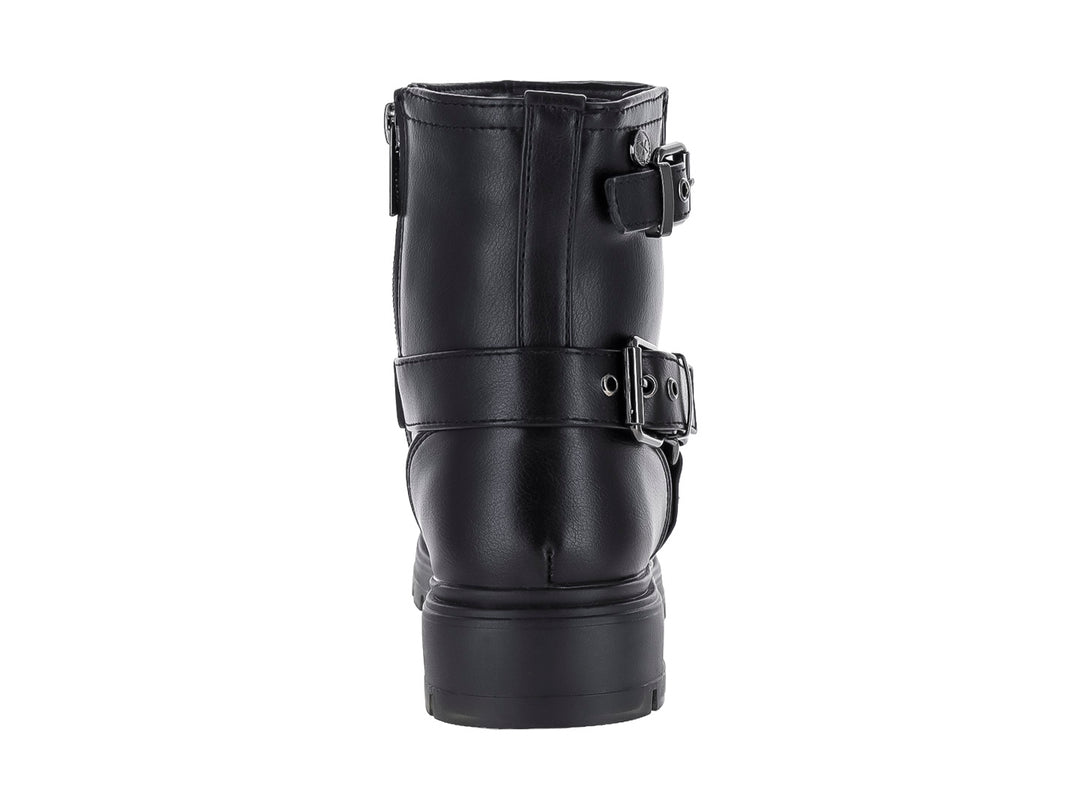 Bota negra de caña corta con hebillas decorativas y suela track gruesa.