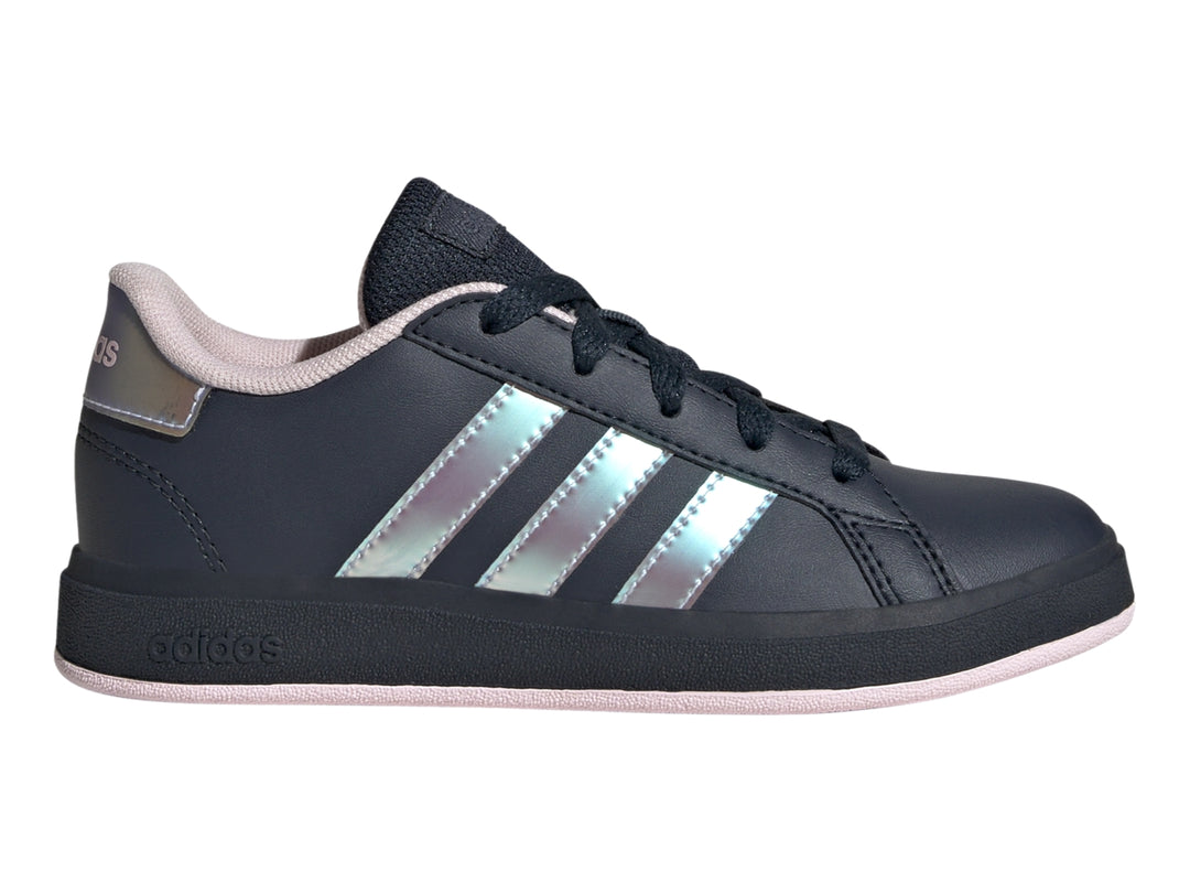 Tenis Adidas negros con tres franjas iridiscentes y detalles en rosa pálido en el interior y suela.
