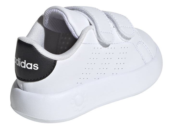 Tenis Adidas blancos para Niño con cierre de velcro y detalle negro en el talón.