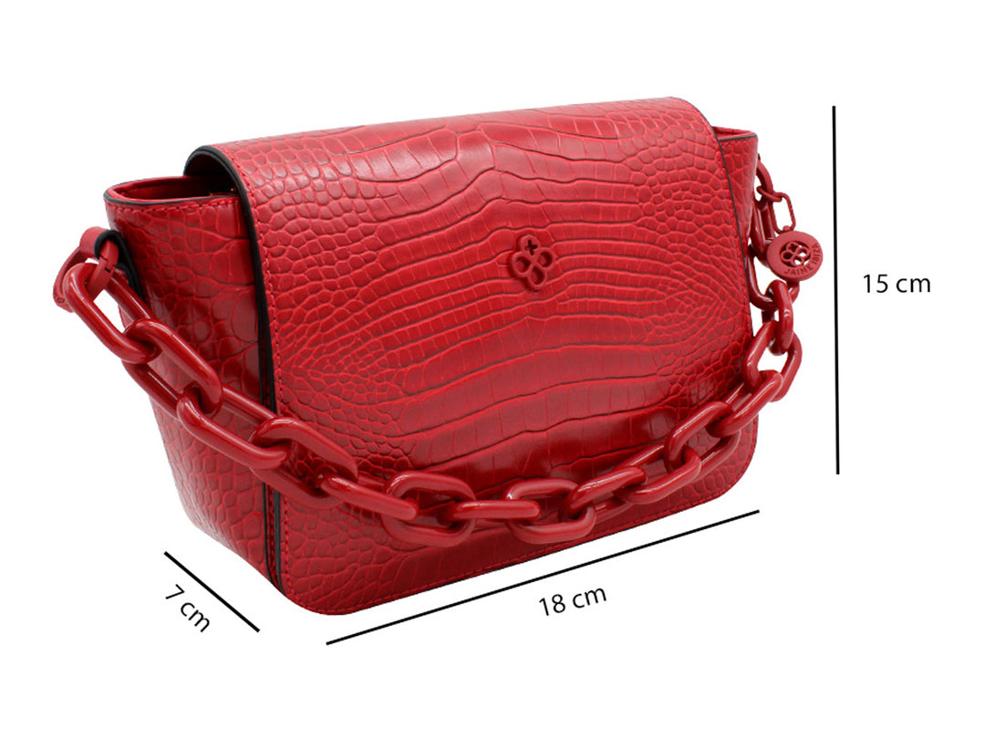 Bolso rojo con textura de cocodrilo y asa de cadena gruesa de la marca Jaime Ibiza.