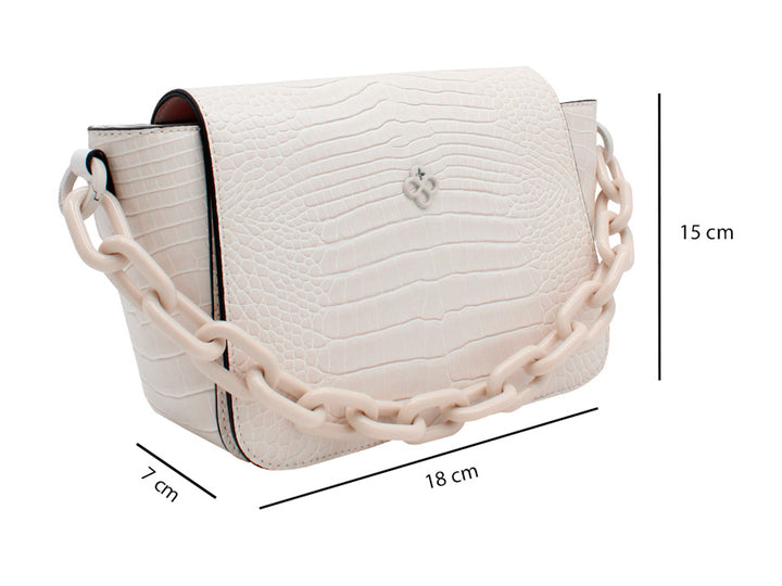 Bolso blanco de Jaime Ibiza con textura de cocodrilo, correa ajustable y asa de cadena gruesa.