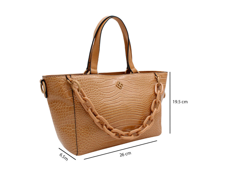 Bolso de hombro Jaime Ibiza color miel con textura de cocodrilo y detalle de cadena frontal.