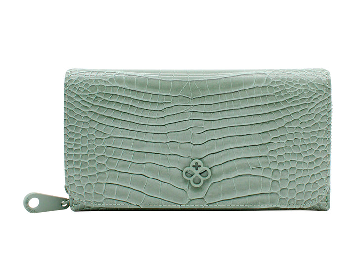 Cartera Jaime Ibiza en color aqua con textura de piel de cocodrilo y detalle decorativo central.