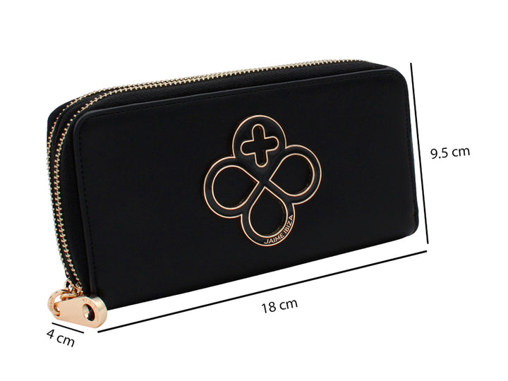 Cartera rectangular negra con logotipo dorado y cierre metálico de la marca Jaime Ibiza.