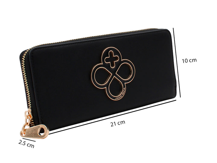 Cartera negra de Jaime Ibiza con correa y detalles metálicos en color dorado.
