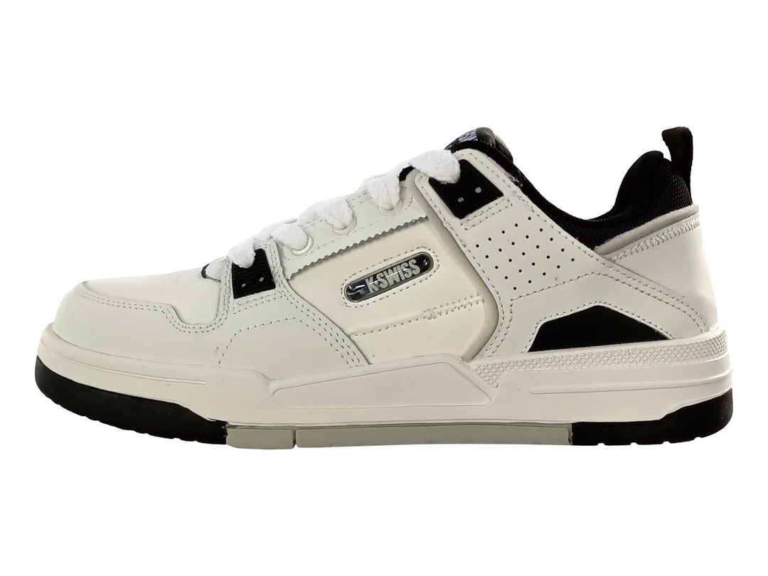 Tenis deportivos K-Swiss color blanco con detalles y suela en color negro.