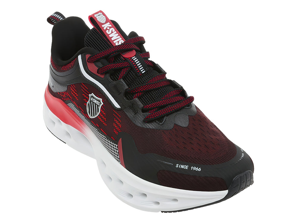 Tenis deportivos K-Swiss Atreux en colores negro y rojo con suela blanca robusta.