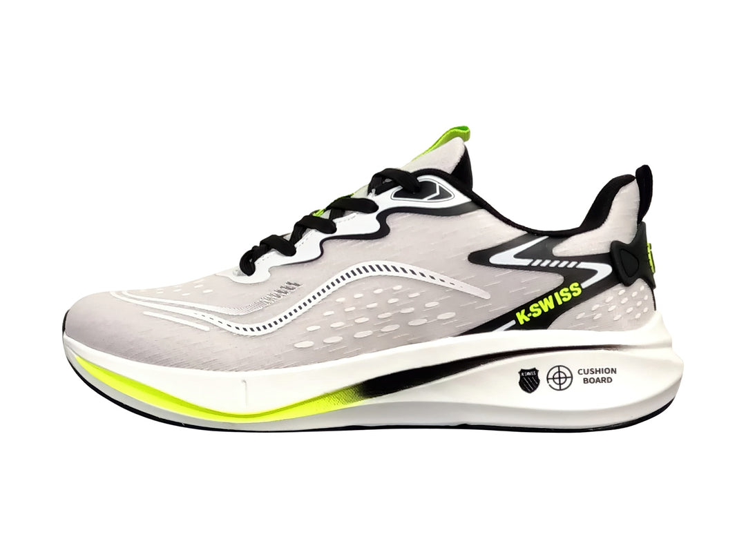 Tenis deportivos K-Swiss color gris con detalles en negro y verde lima y suela blanca.