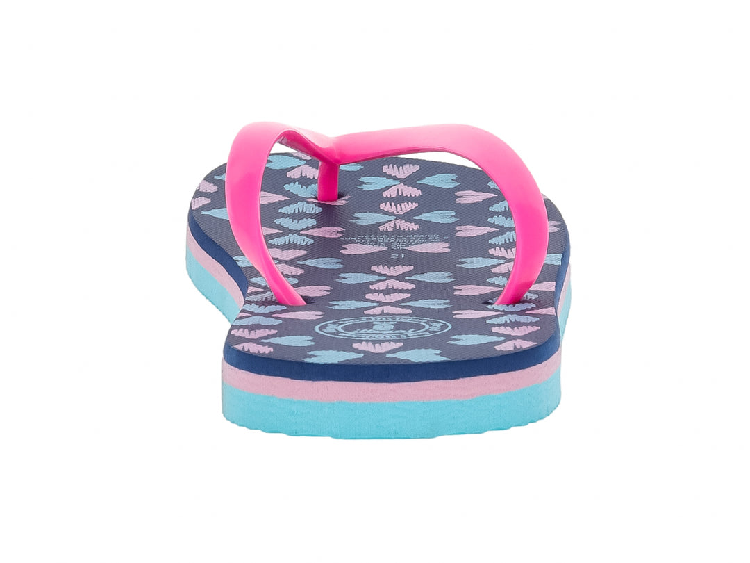Sandalias infantiles tipo flip-flop en colores fucsia, azul marino y azul cielo con estampado en la plantilla.