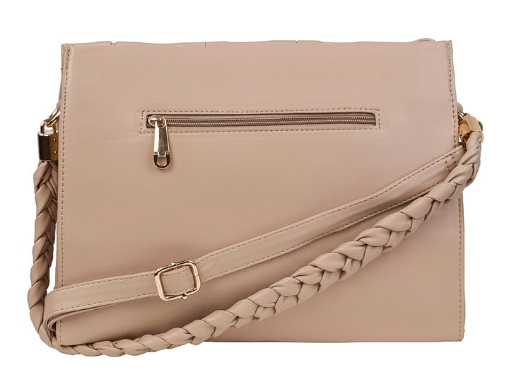 Bolso de mano color khaki con diseño de pliegues verticales y acabado liso.