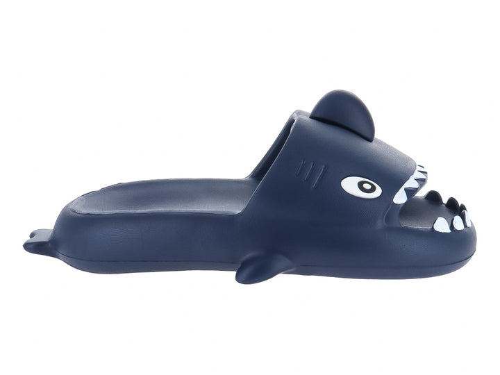 Sandalia azul marino con diseño de tiburón, incluyendo ojos y dientes en color blanco.