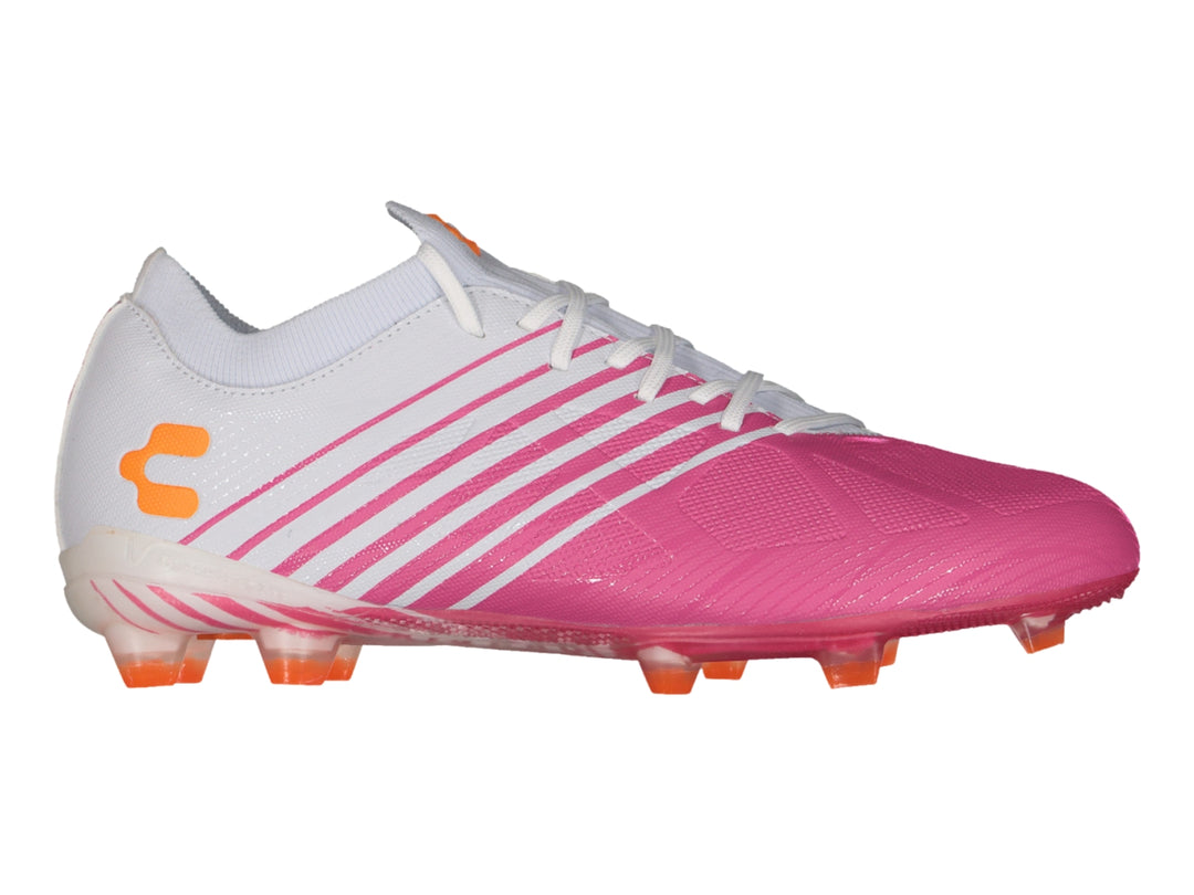 Calzado de fútbol Charly color blanco y rosa con tacos naranjas.
