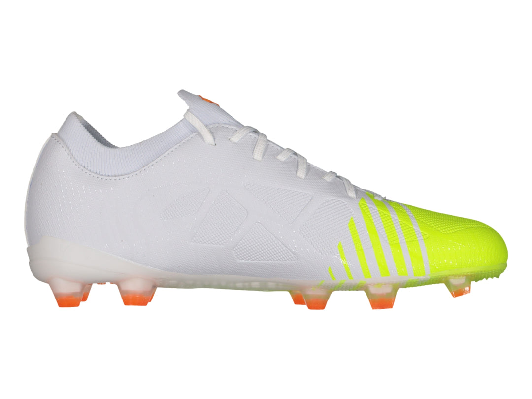 Calzado de fútbol Charly color blanco y rosa con tacos naranjas.