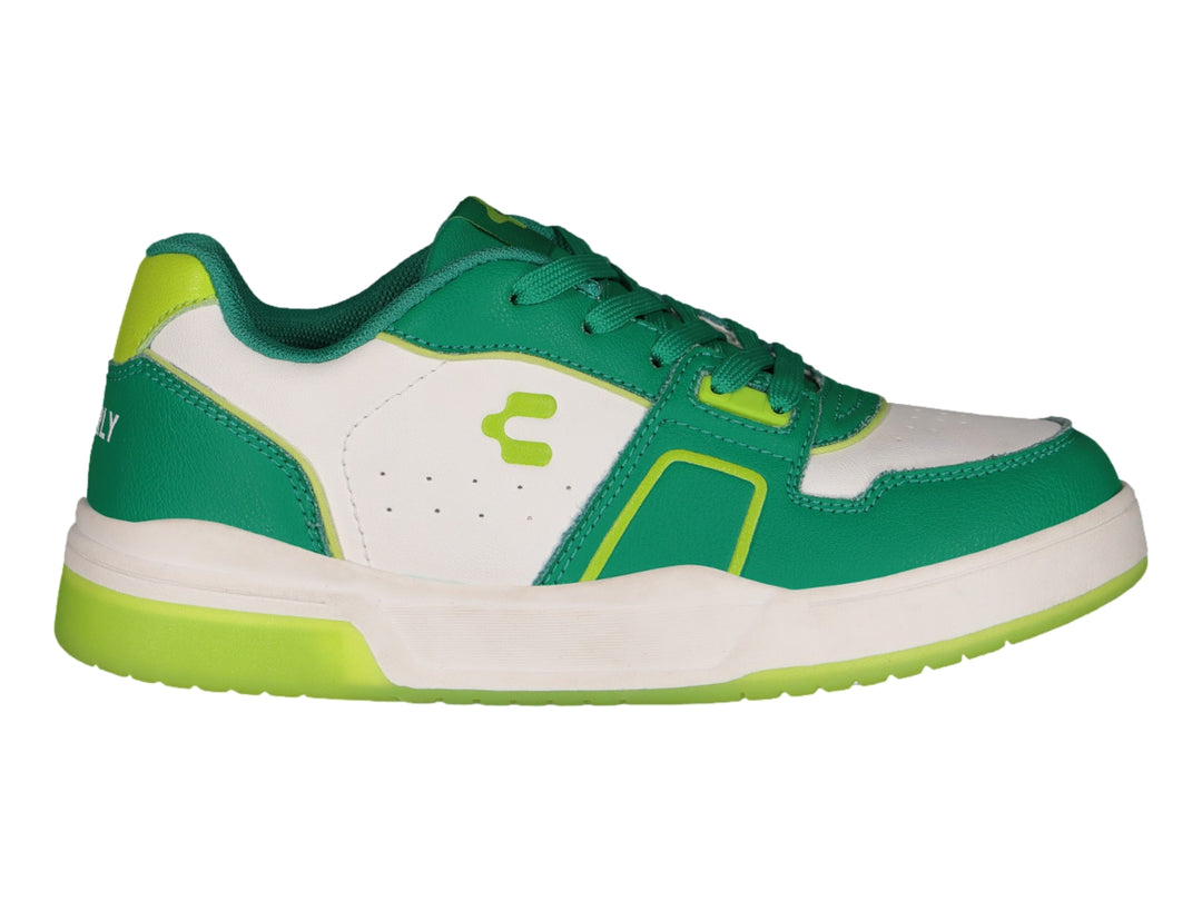 Tenis deportivos Charly en colores blanco, verde y lima con suela blanca.