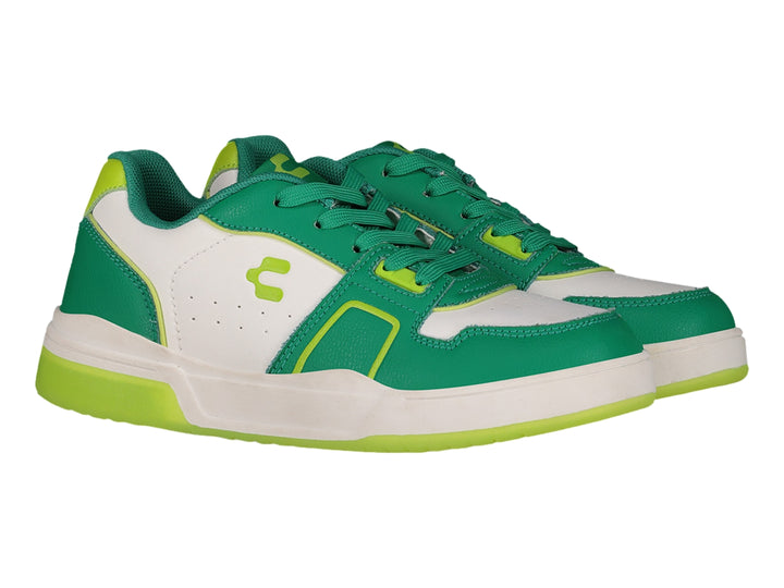 Tenis deportivos Charly en colores blanco, verde y lima con suela blanca.
