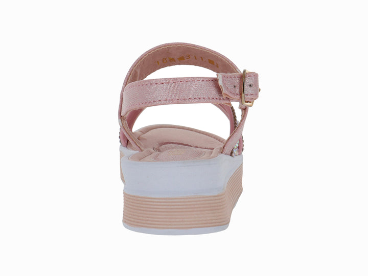 Sandalias rosas de plataforma para niña con tiras decoradas con brillantes y cierre de hebilla.