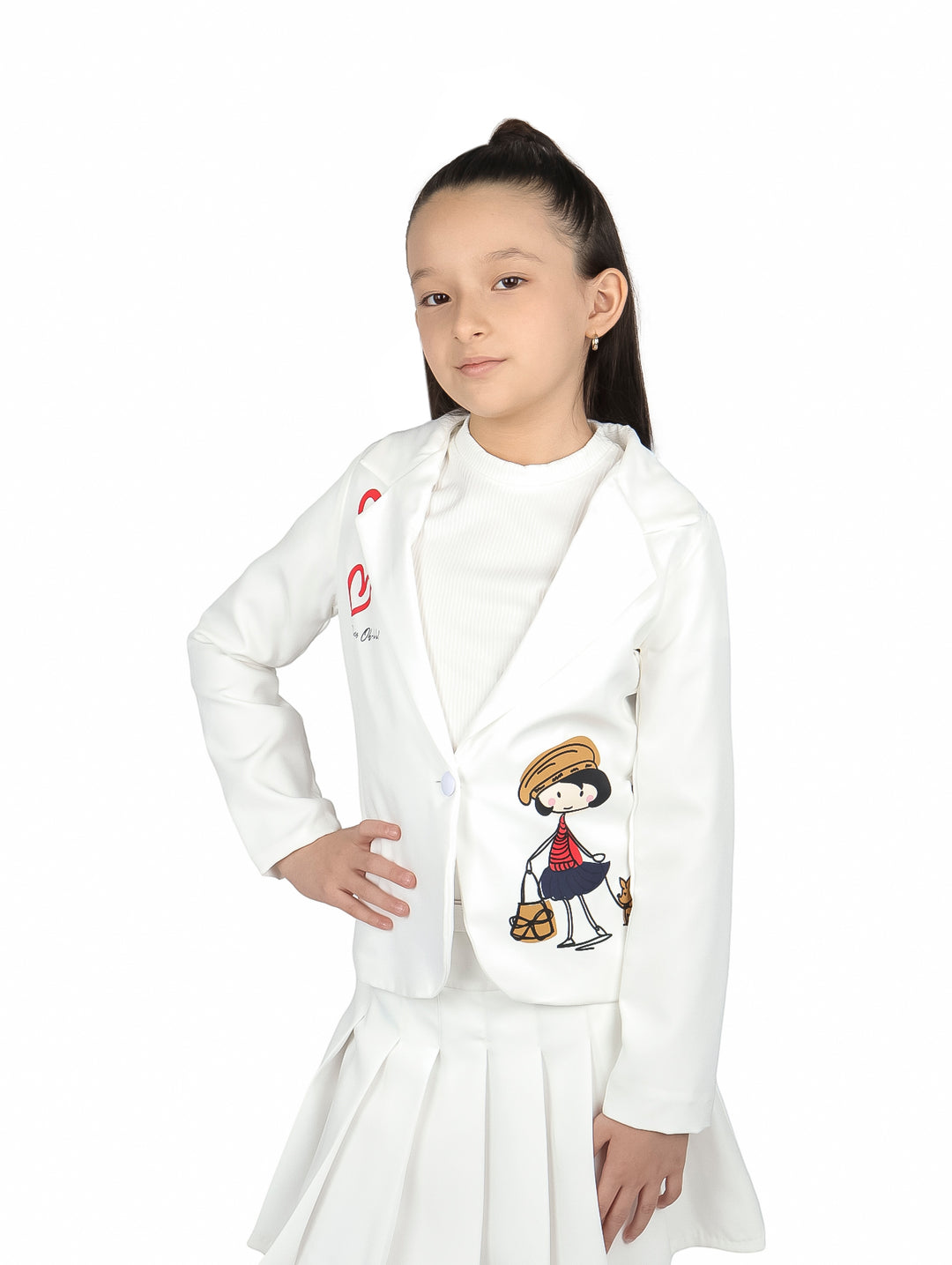 Conjunto de ropa para niña en color ivory, compuesto por una chaqueta con estampado de muñeca y falda plisada.