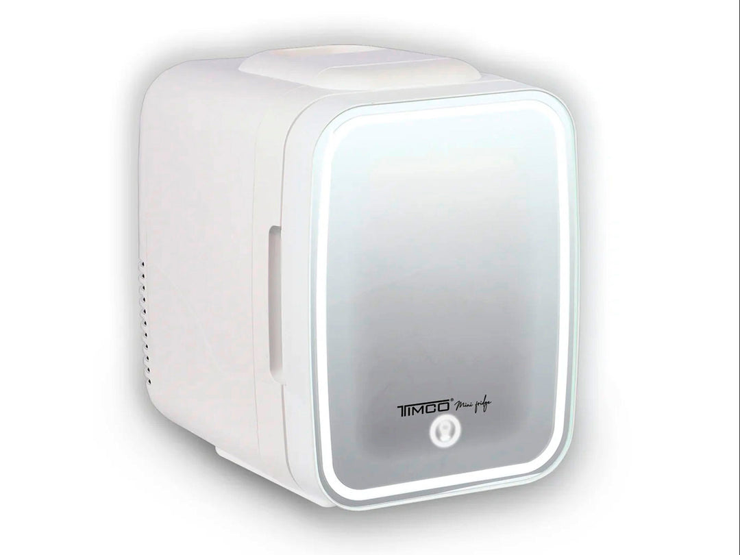 Mini refrigerador compacto de color blanco con diseño moderno y bordes redondeados de la marca TIMCO.