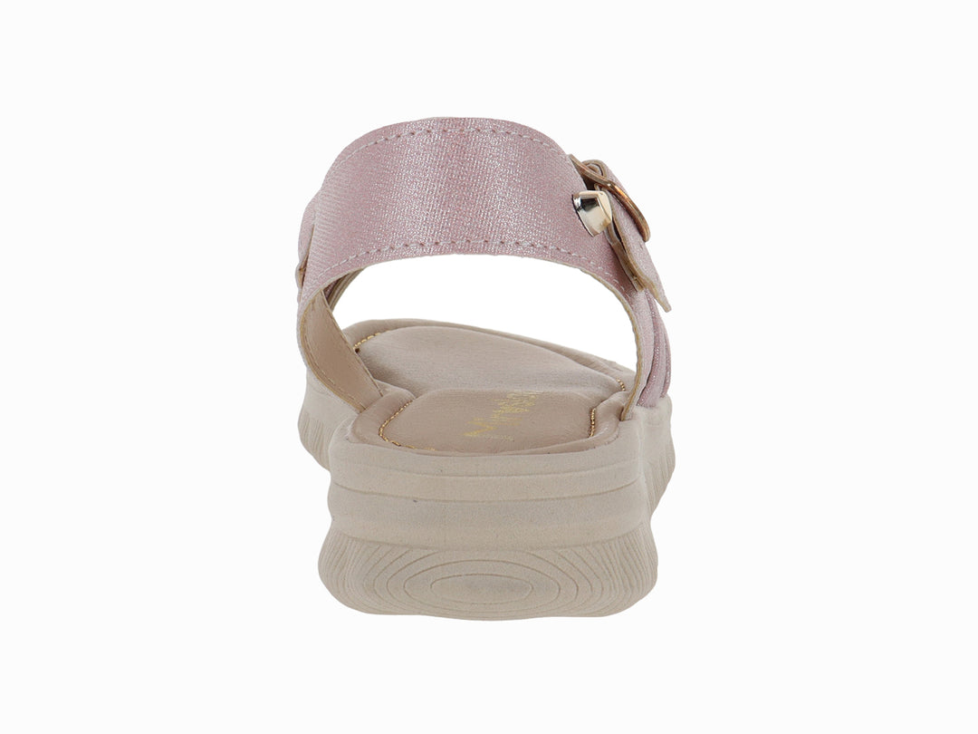 Sandalia rosa de plataforma con correa ajustable y suela beige.