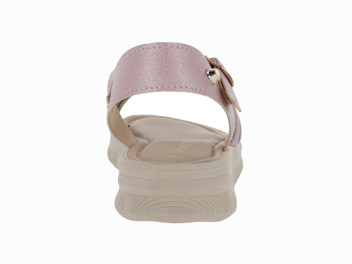 Sandalia rosa de plataforma con correa ajustable y suela beige.