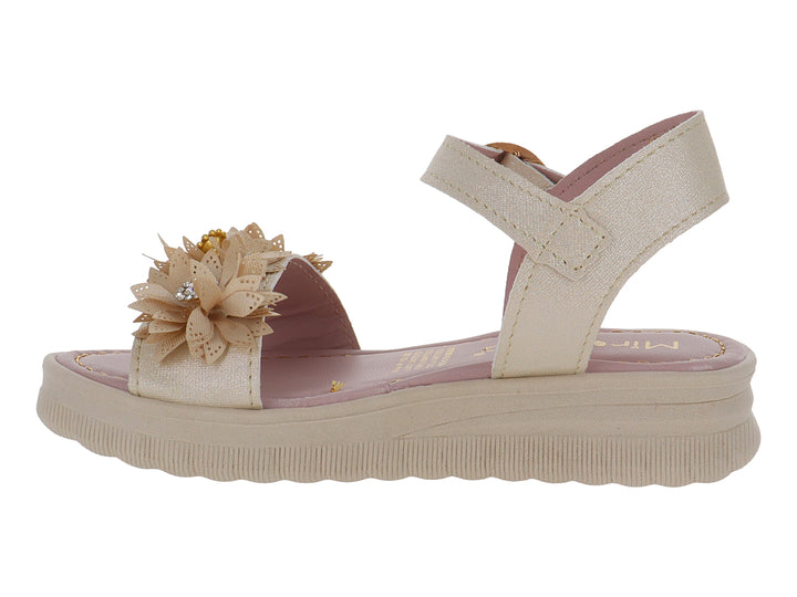 Sandalia de plataforma color oro con detalle de flor brillante y correa ajustable.
