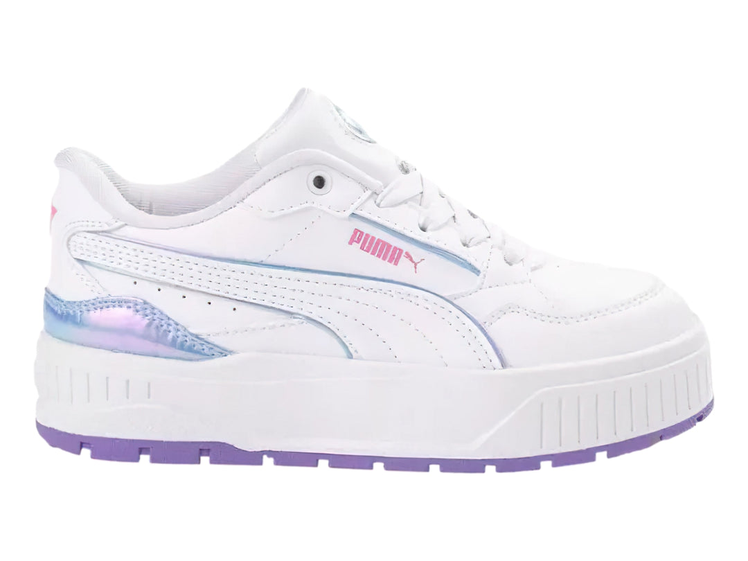 Tenis PUMA blancos con suela de plataforma y detalles en color lavanda e iridiscente.