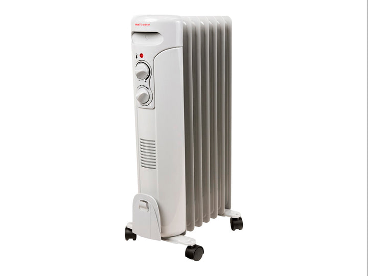 Calefactor radiador de aceite Heatwave color blanco con ruedas y controles frontales.