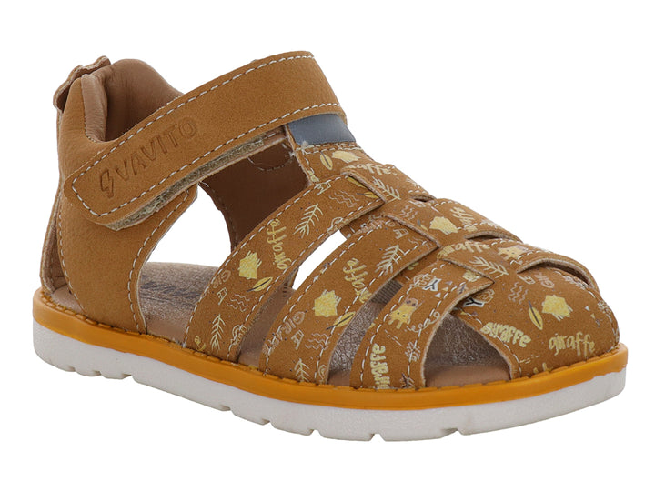 Sandalia infantil color amarillo con estampado, cierre de velcro y suela blanca.