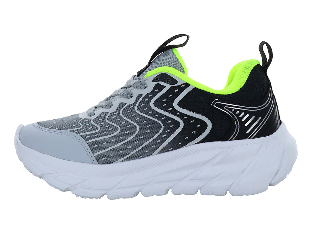 Tenis deportivos infantiles color gris y blanco con detalles en negro y verde neón.