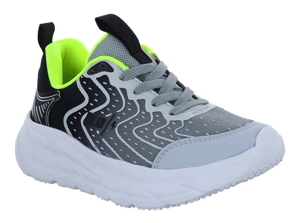 Tenis deportivos infantiles color gris con detalles en negro y verde neón y suela blanca.