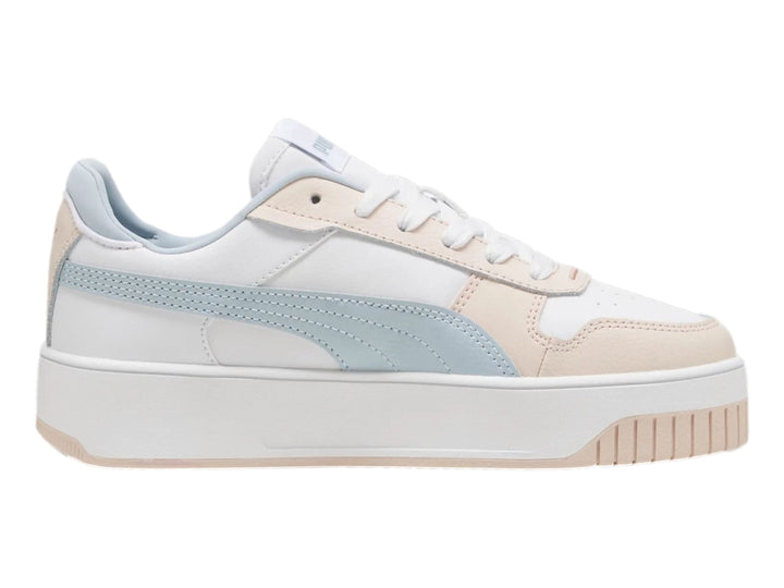 Tenis PUMA Carina Street PS en color blanco con detalles en azul claro y rosa pálido, con suela de plataforma blanca.
