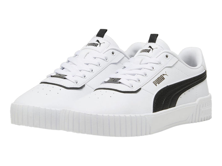 Tenis PUMA Carina 2.0 Lux color blanco con franja negra lateral y suela de plataforma blanca.