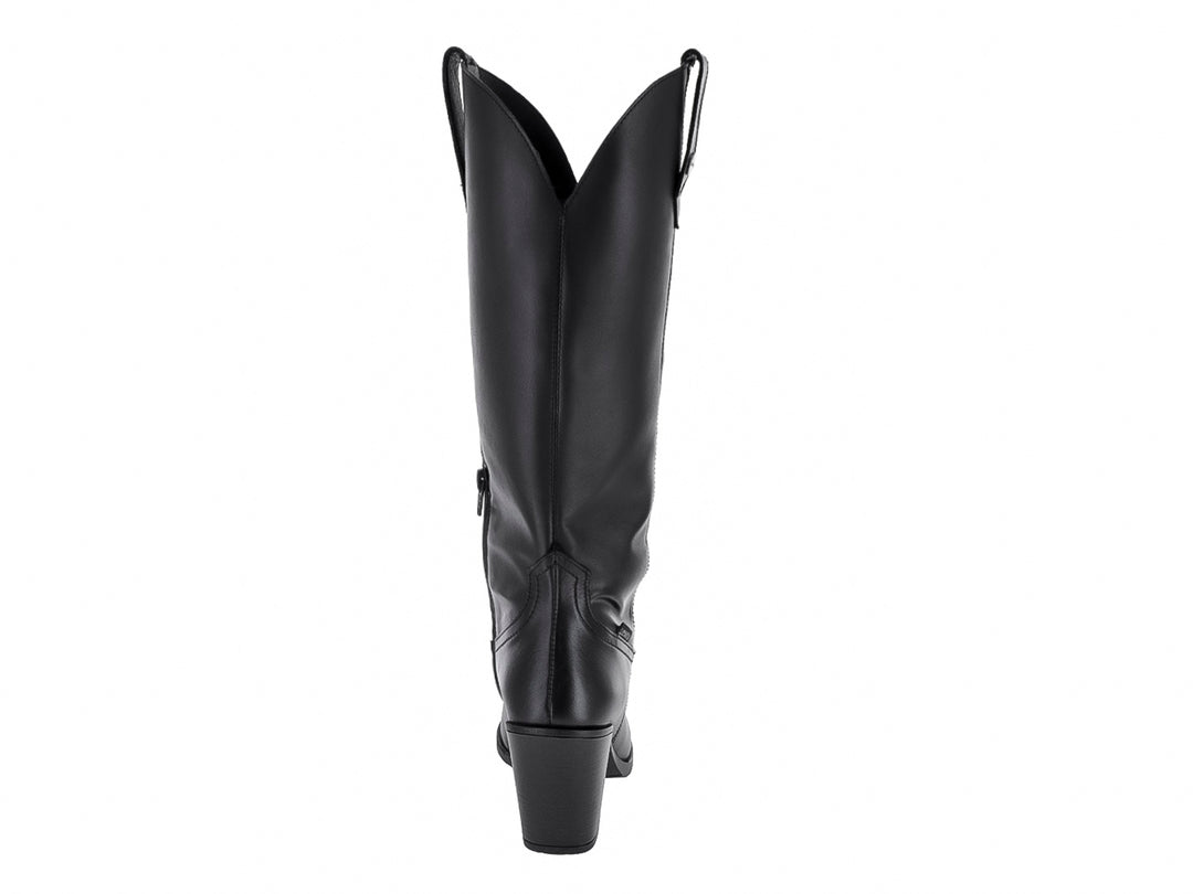 Bota alta de color negro con tacón cuadrado y punta fina, estilo vaquero.