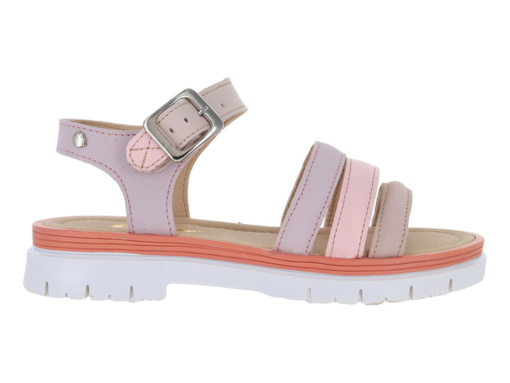 Sandalia rosa para niña con tiras frontales, hebilla ajustable y suela blanca dentada.