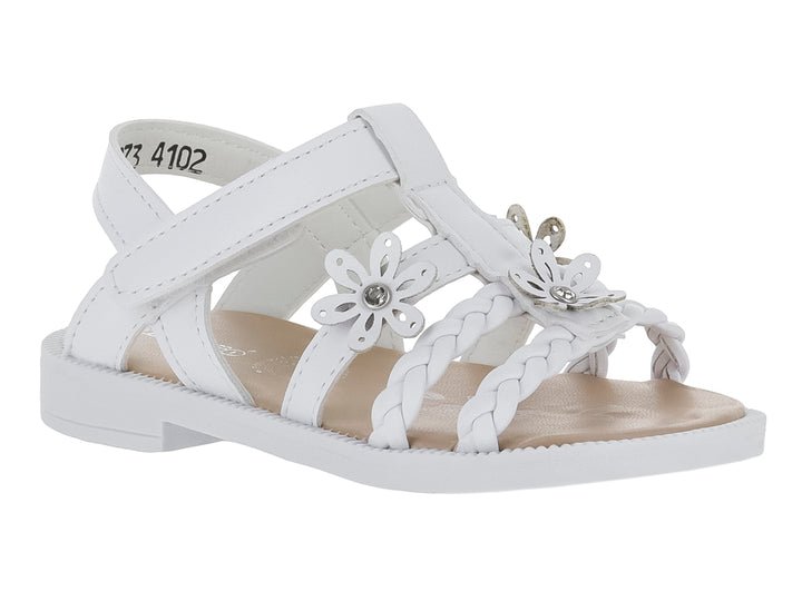 Sandalia blanca para niña con adornos de flores y tiras trenzadas.