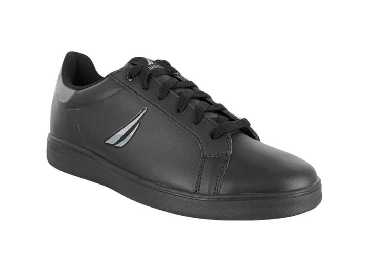 Tenis deportivos color negro de la marca Nautica con detalles en gris y suela plana.
