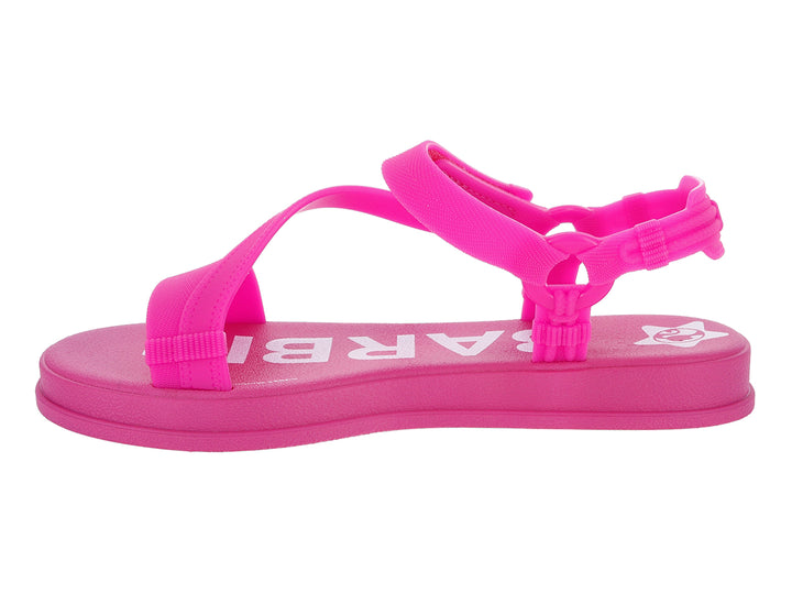Sandalias infantiles de color rosa intenso con correas ajustables y logotipo de Barbie en la suela y correa.