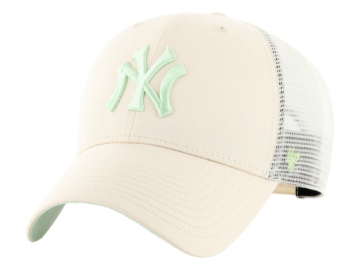 Gorra de béisbol 47 Brand color natural con logo NY bordado en verde menta y parte posterior de malla blanca.