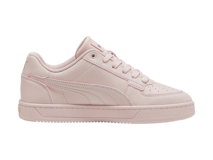 Tenis PUMA Caven 2.0 color rosa pálido con diseño deportivo y suela plana.