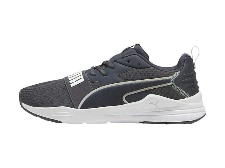 Tenis PUMA Wired Run Pure en color gris oscuro con suela blanca y detalles lineales claros.