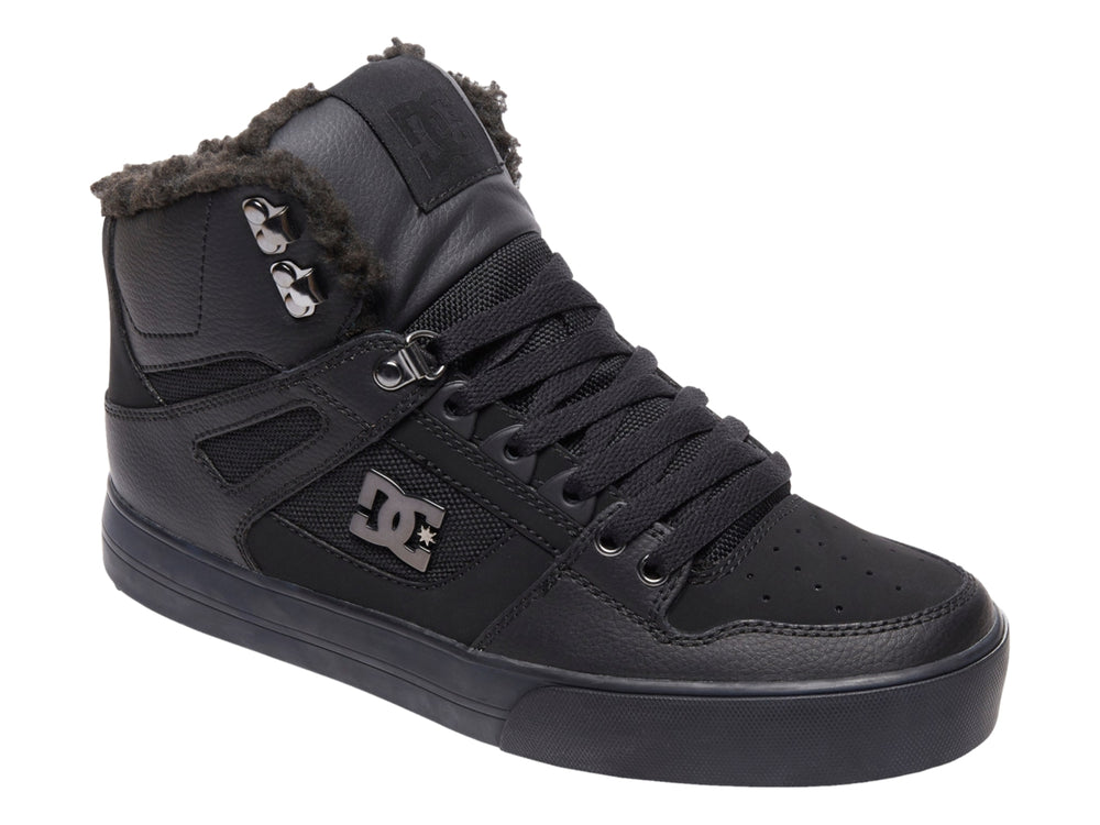 Zapato deportivo DC Shoes modelo Adys de bota alta en color negro con forro interior térmico.