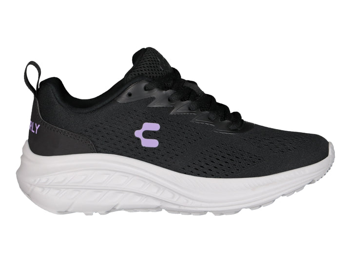 Tenis deportivos Charly color negro con suela blanca y logo morado.