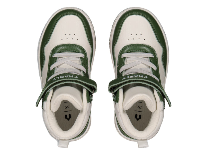 Tenis deportivos de bota para niño en colores blanco y verde con cierre de velcro.