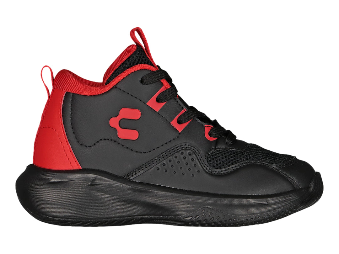 Tenis de baloncesto Charly en color negro con detalles en rojo y suela negra.