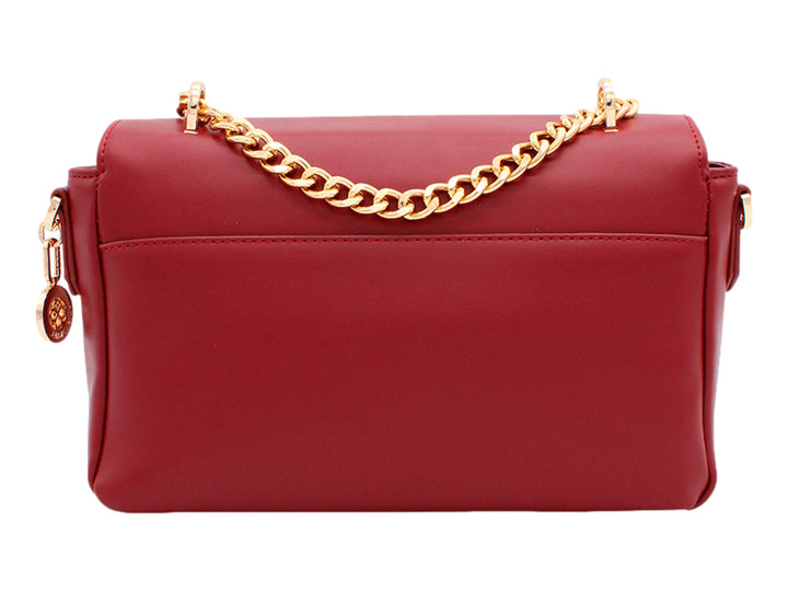 Bolso de hombro Jaime Ibiza en color rojo con cadena dorada y correa ancha ajustable.