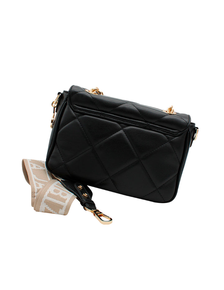 Bolso de hombro Jaime Ibiza color negro con diseño acolchado y correa de cadena dorada.