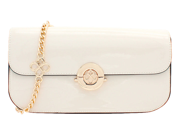 Bolso blanco Jaime Ibiza con cadena dorada y cierre circular brillante.