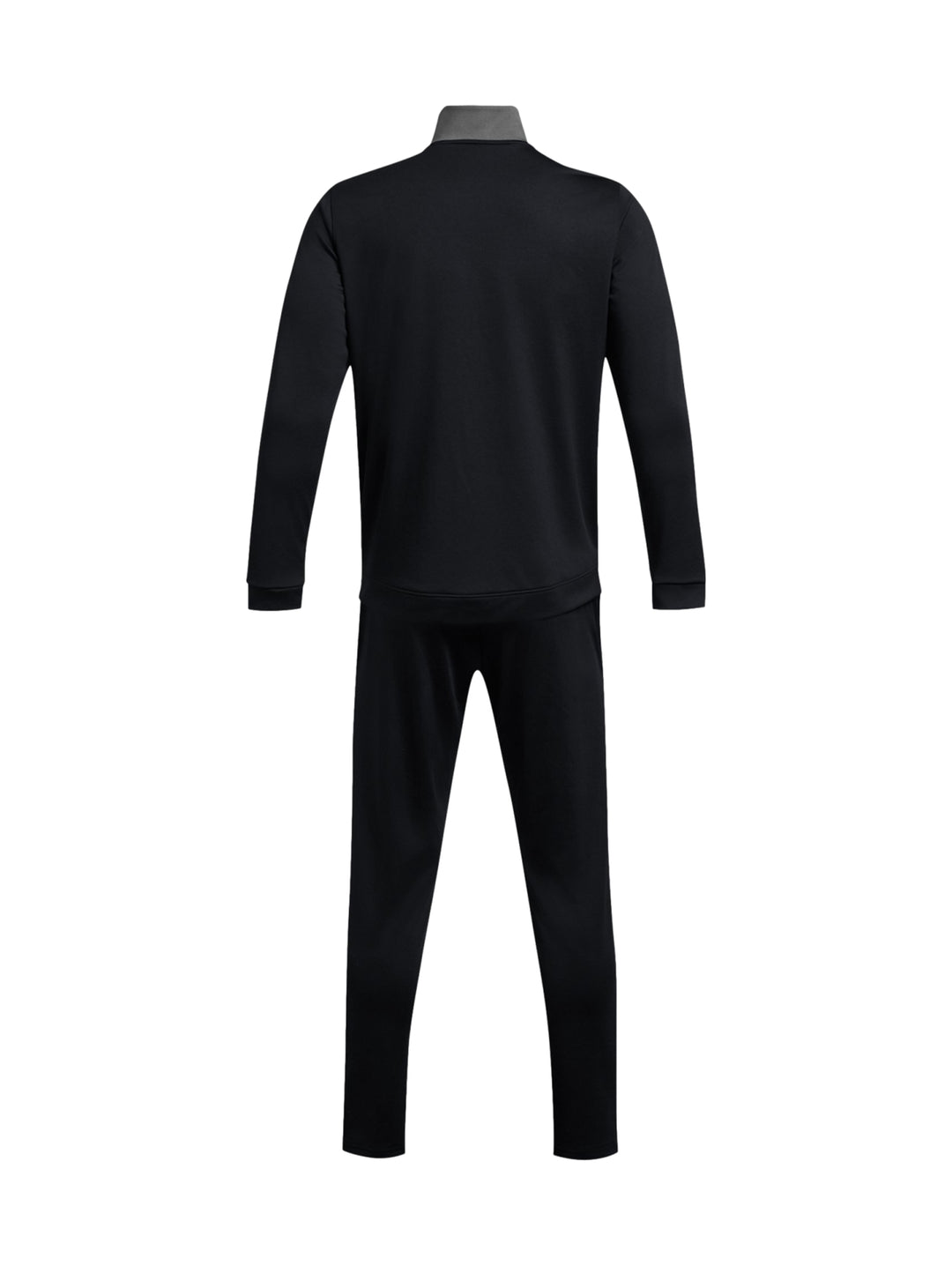 Conjunto deportivo Under Armour en color negro con detalles grises en los hombros.